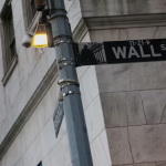 Wall St misto, com nervosismo tarifário ofuscando dados de inflação