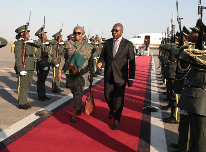 Presidente da Namíbia já está em Luanda