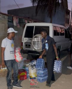 ASSOCIAÇÃO ANGOLANA DE CIDADANIA E CPJ - LUANDA APOIAM FAMÍLIA DO JOVEM FERNANDO CASTELO COM BENS ALIMENTARES E E UM MILHÃO DE KWANZAS